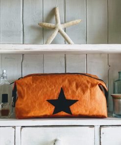 limited edition - get a tan wash bag black star