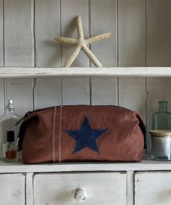 limited edition - get a tan wash bag navy star