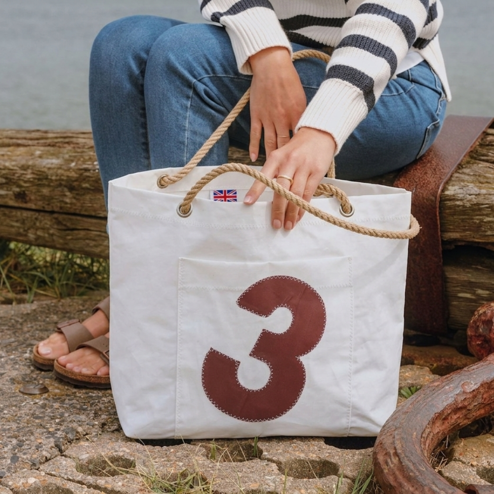 beach bags, shoppers & totes